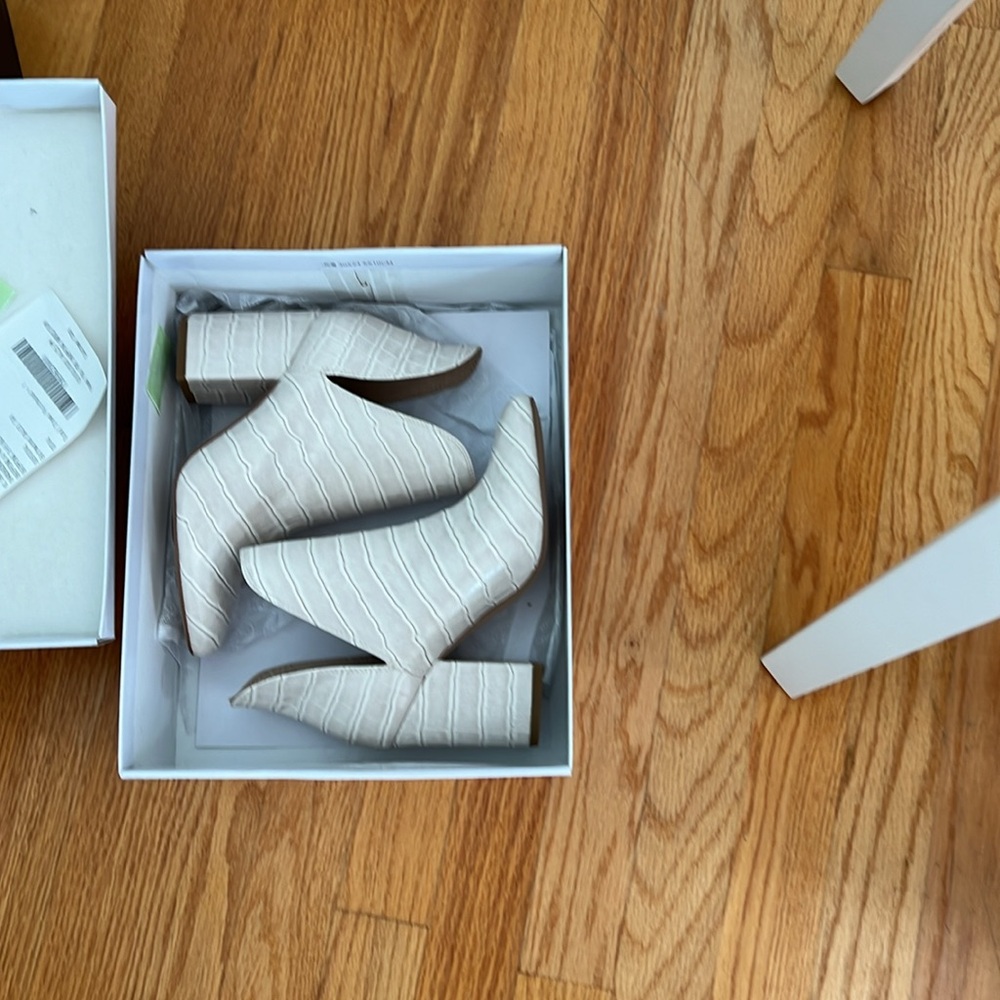 Brand New in Box with receipt. Steve Madden booties. never worn. No flaws. - Picture 4 of 5